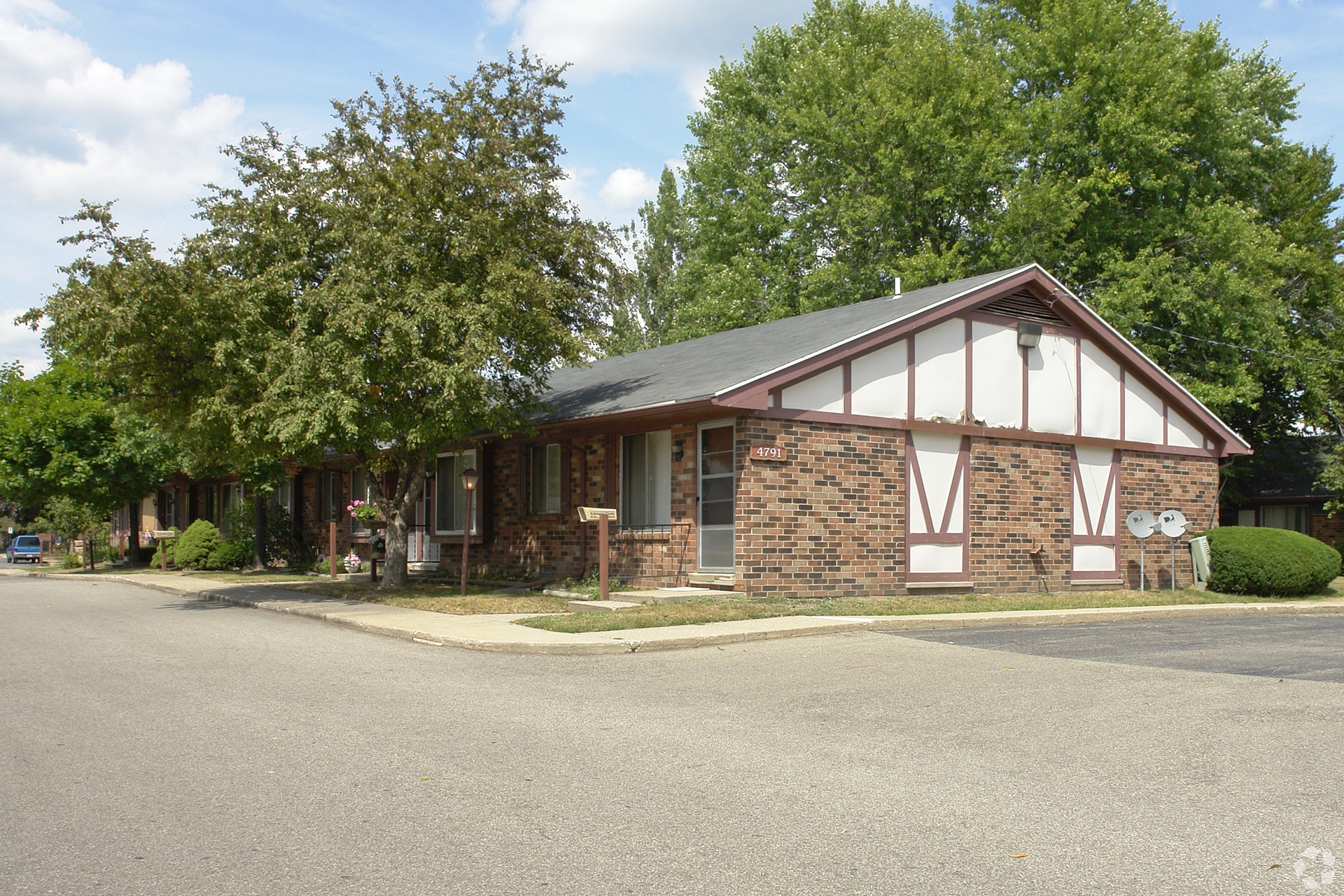 Goldentree Apartments exterior in Portage Michigan